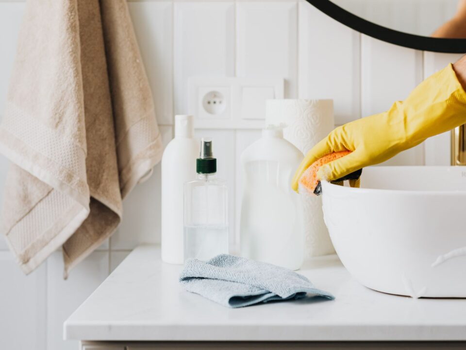 holiday let changeover cleaning Devon autumn